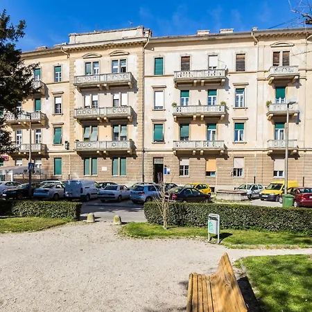 Charming And Historic Old Town Appartement *
