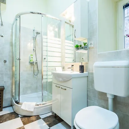 Charming And Historic Old Town Apartment